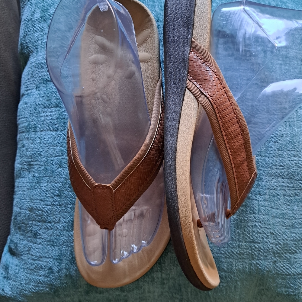 MEGNYA woman's FLIP FLOPS like new - Picture 3 of 8